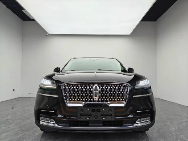 Lincoln Aviator — Фото автомобиля 2