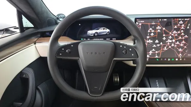 Tesla Model S — Фото автомобиля 19
