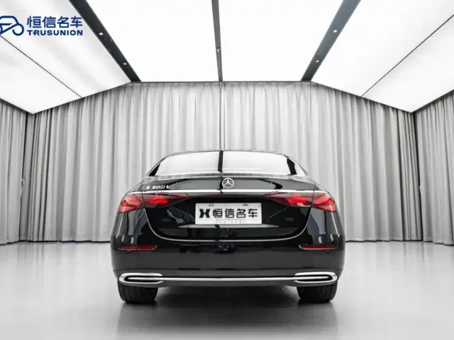 Mercedes-Benz E-Class — Фото автомобиля 10