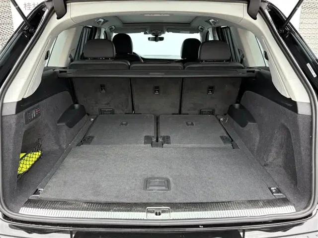 Audi Q7 — Фото автомобиля 18