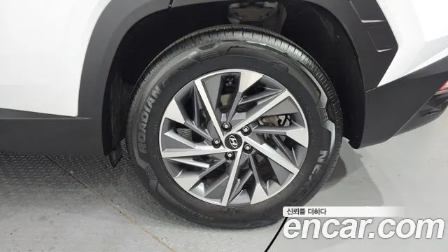 Hyundai Tucson Tucson (NX4) Бензин 1.6 турбо 2WD — Фото автомобиля 21