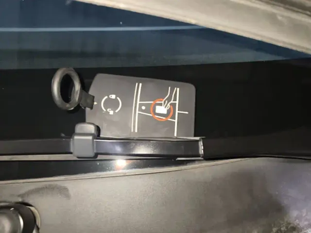Tesla Model 3 — Фото автомобиля 8
