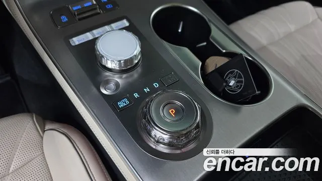 Genesis GV70 — Фото автомобиля 11