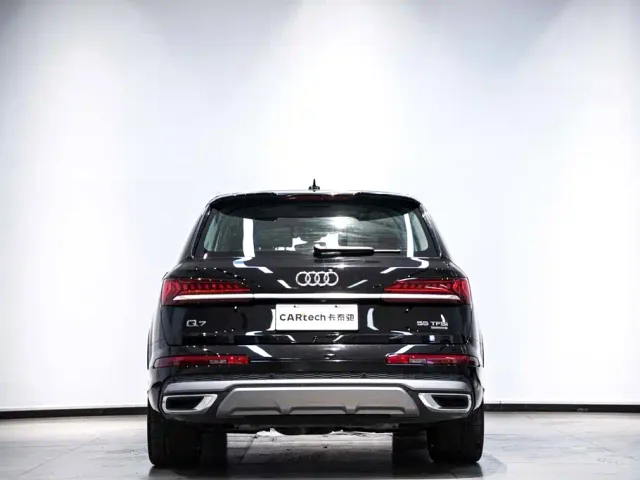 Audi Q7 — Фото автомобиля 7