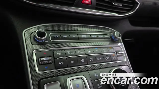 Hyundai Santa Fe — Фото автомобиля 24