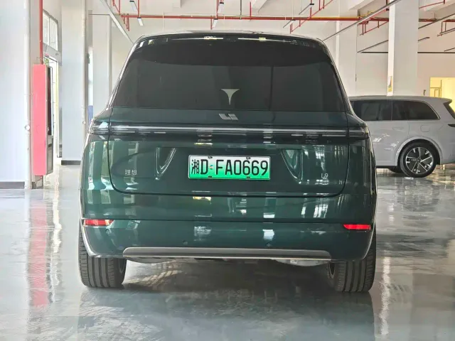 Li Auto L9 — Фото автомобиля 5