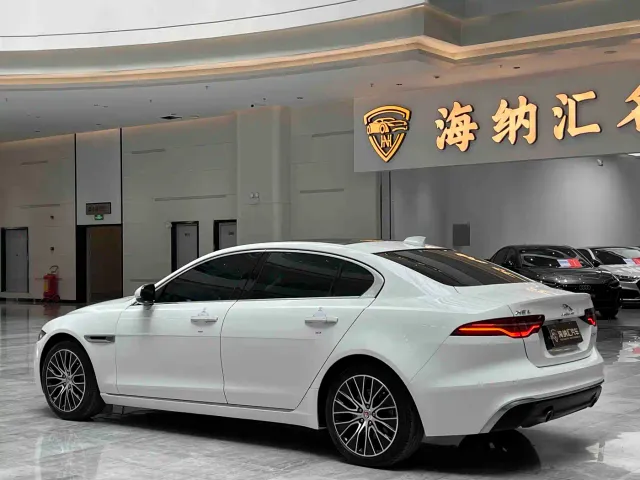 Jaguar XEL — Фото автомобиля 3