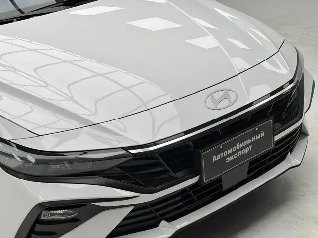Hyundai Elantra — Фото автомобиля 5