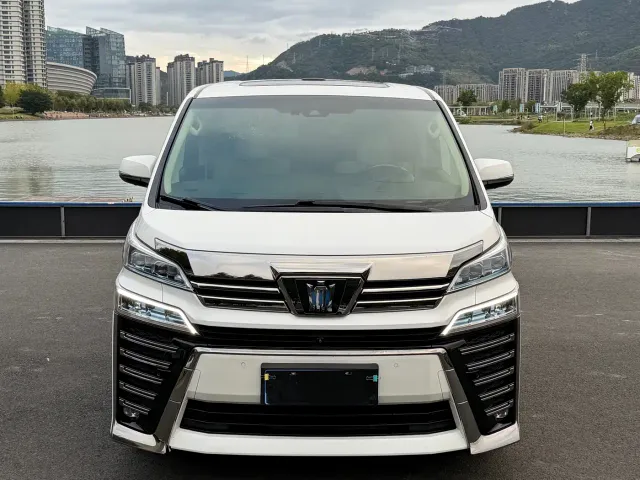 Toyota Vellfire — Фото автомобиля 2