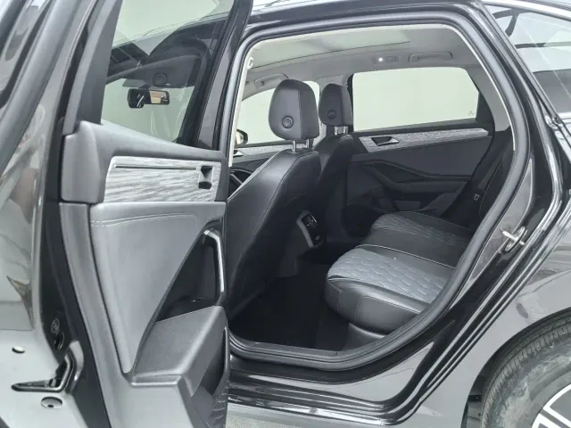 Volkswagen Sagitar — Фото автомобиля 8