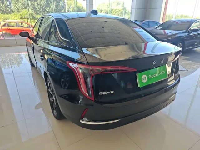 Hongqi E-QM5 — Фото автомобиля 22