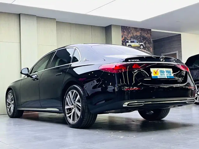 Mercedes-Benz E-Class — Фото автомобиля 6