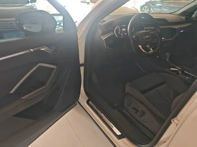 Audi Q3 — Фото автомобиля 15