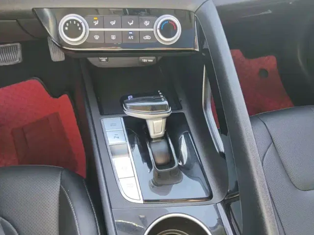 Hyundai Elantra — Фото автомобиля 13