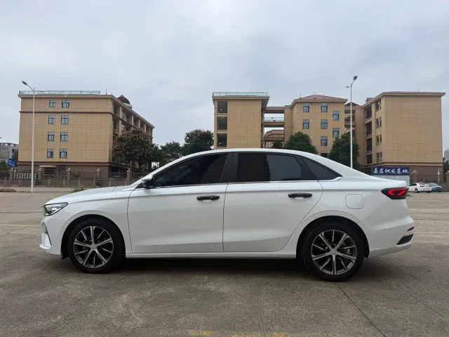 Geely Emgrand — Фото автомобиля 10