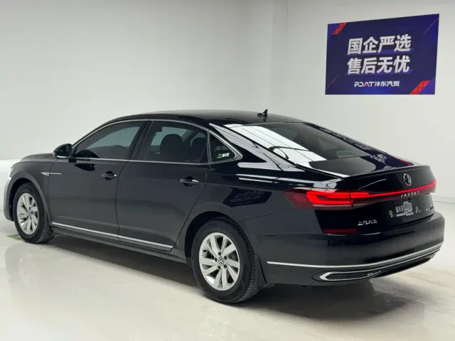 Volkswagen Passat — Фото автомобиля 6