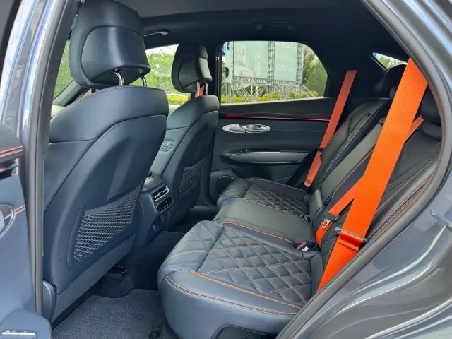 Genesis GV70 — Фото автомобиля 15