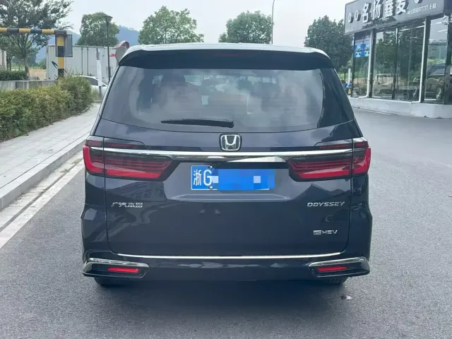 Honda Odyssey — Фото автомобиля 4