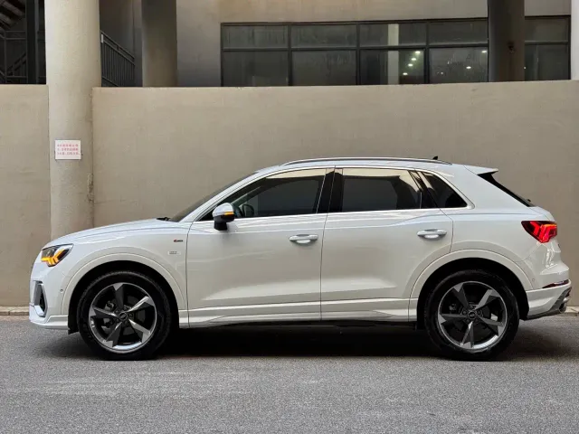 Audi Q3 — Фото автомобиля 3