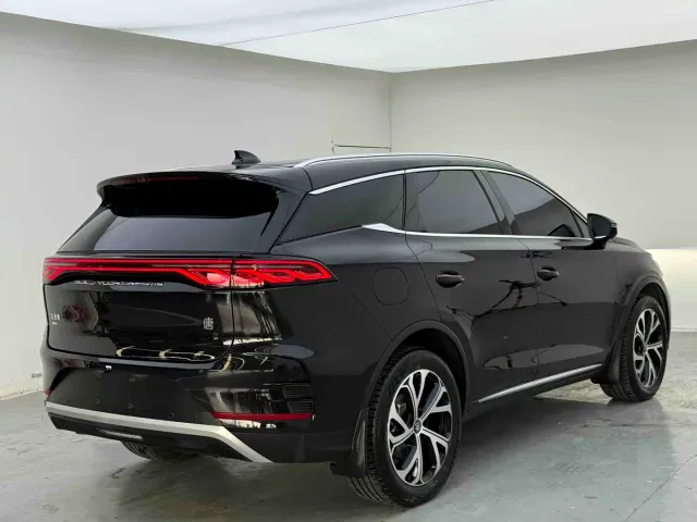 BYD Tang — Фото автомобиля 7