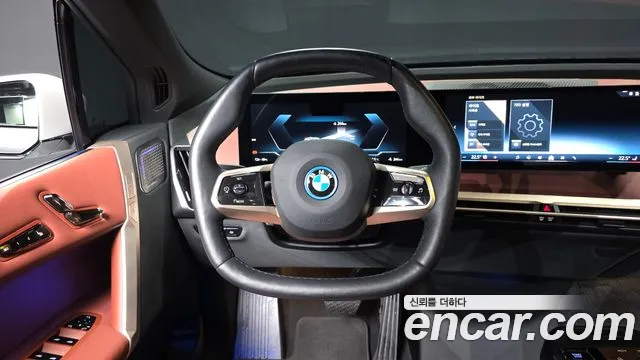 BMW iX — Фото автомобиля 13