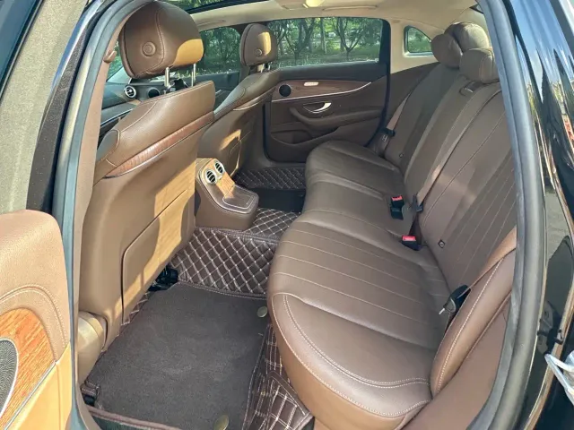 Mercedes-Benz E-Class — Фото автомобиля 10