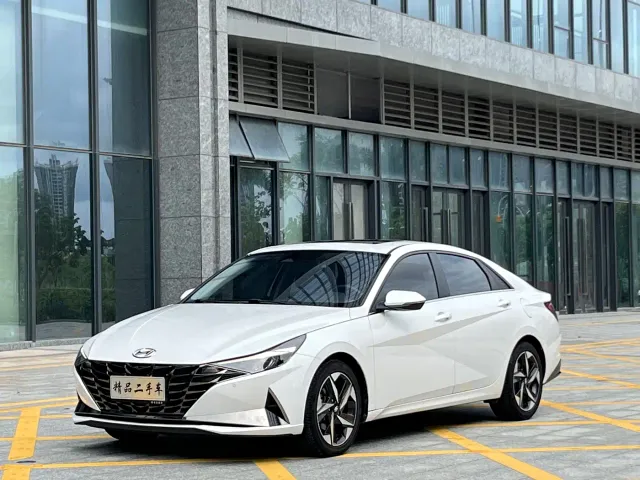 Фотография автомобиля — Hyundai Elantra