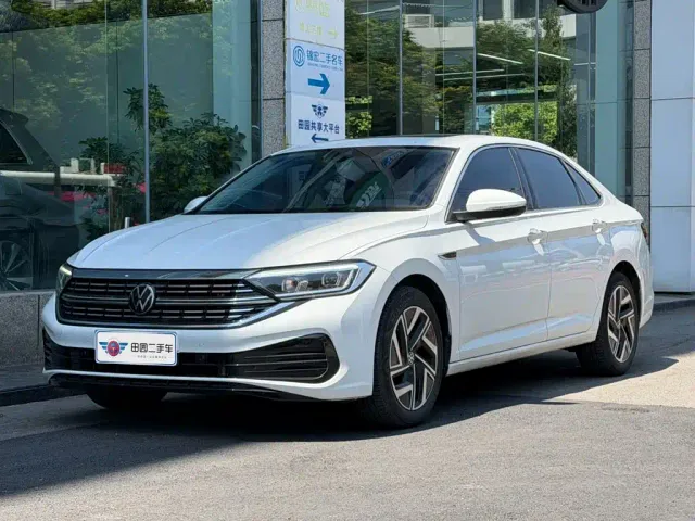 Фотография автомобиля — Volkswagen Sagitar