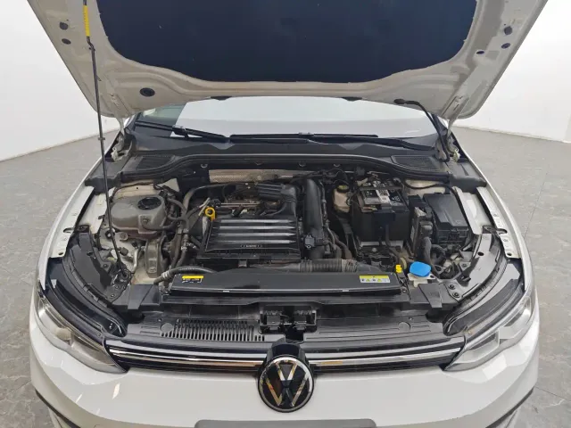 Volkswagen Golf — Фото автомобиля 12