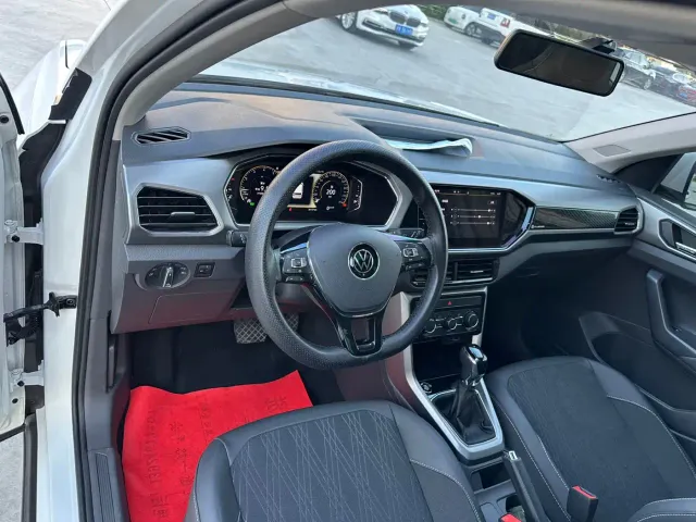 Volkswagen T-Cross — Фото автомобиля 12