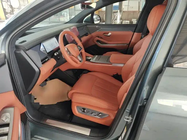 BYD Tang L — Фото автомобиля 14