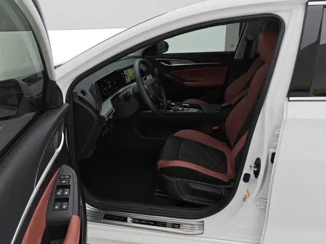 Changan Eado — Фото автомобиля 9