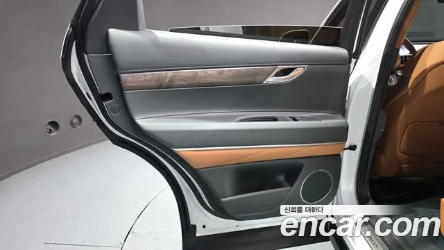Genesis GV80 — Фото автомобиля 25