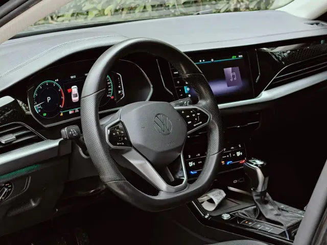 Volkswagen Passat — Фото автомобиля 7