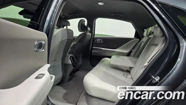 Hyundai Ioniq6 — Фото автомобиля 12