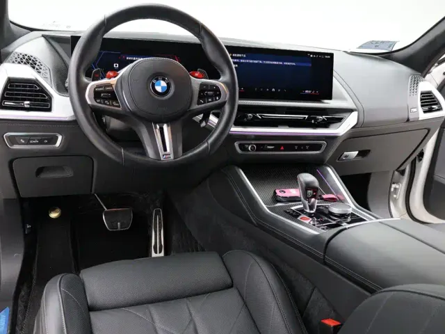 BMW XM — Фото автомобиля 9