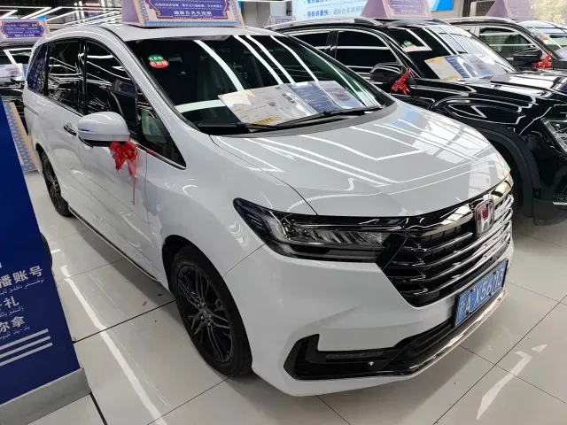 Honda Odyssey — Фото автомобиля 3
