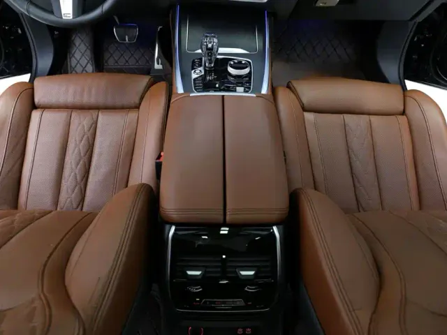 BMW X7 — Фото автомобиля 11
