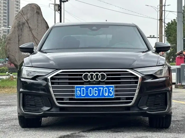 Фотография автомобиля — Audi A6L