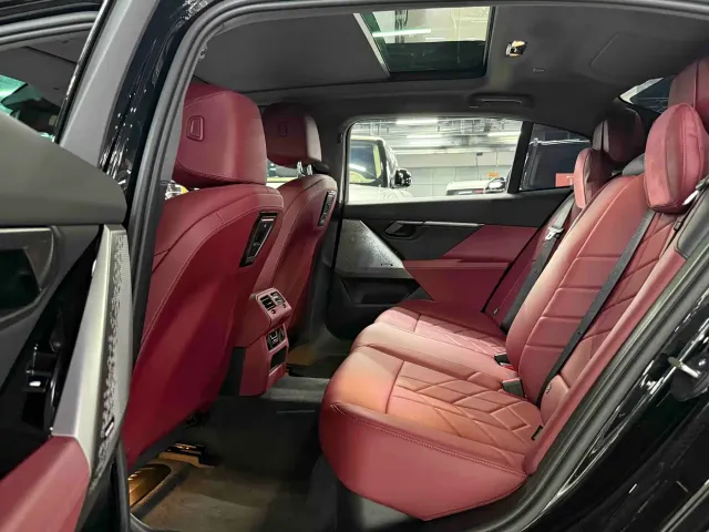 BMW 5 Series — Фото автомобиля 13