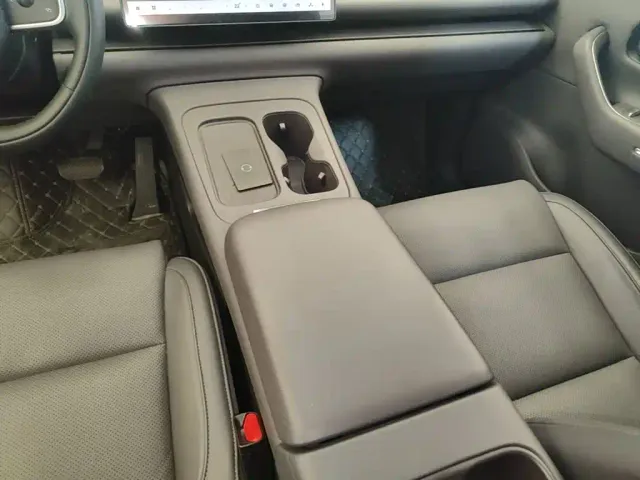 Leapmotor C10 — Фото автомобиля 13