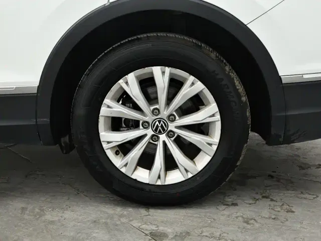 Volkswagen Tiguan L — Фото автомобиля 9