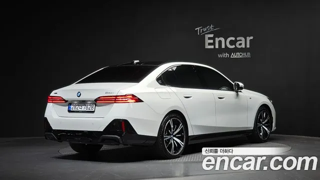 BMW 5-Series 5 серия (G60) 530i xDrive M Sport — Фото автомобиля 2