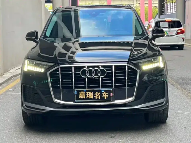Audi Q7 — Фото автомобиля 2