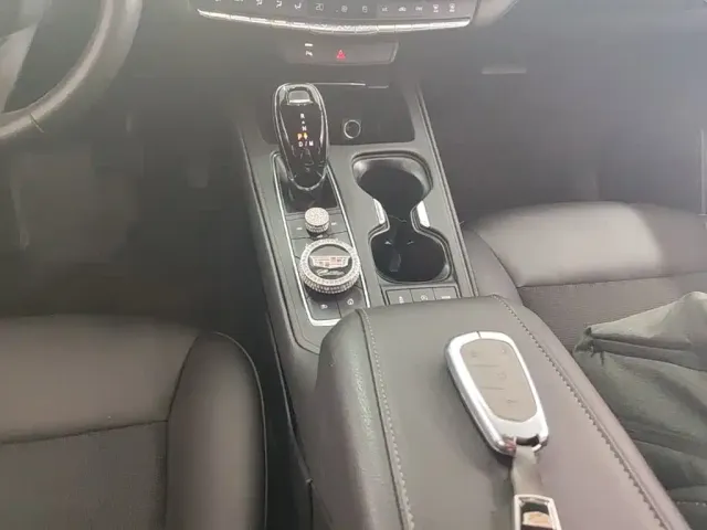 Cadillac XT4 — Фото автомобиля 13