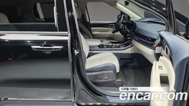 Kia Carnival Generation 4 — Фото автомобиля 16