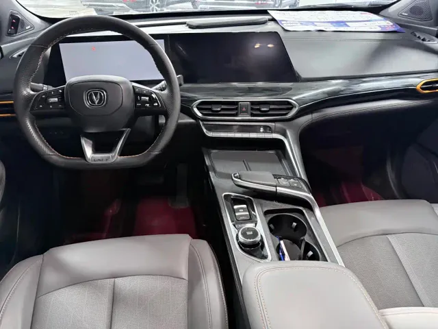 Changan UNI-T — Фото автомобиля 12