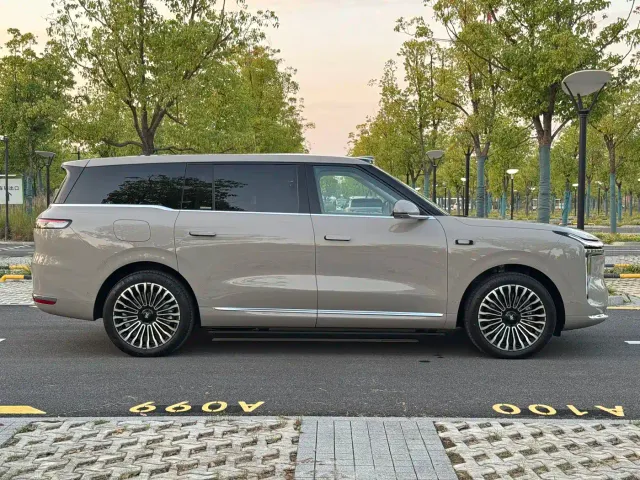 IM Motors LS9 — Фото автомобиля 8