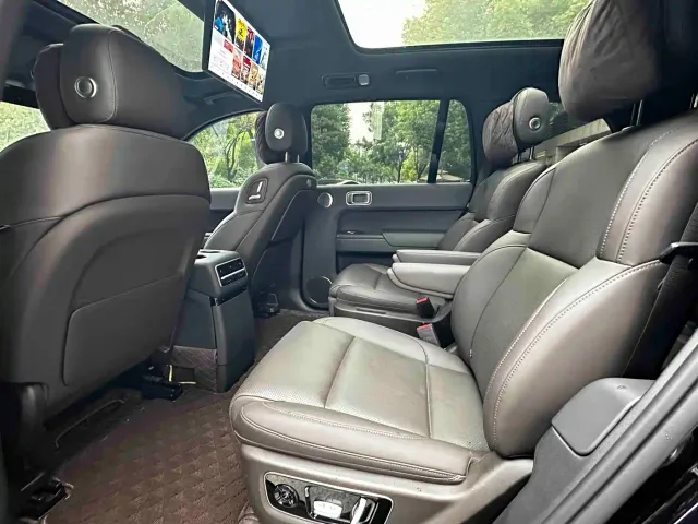Li Auto L9 — Фото автомобиля 18