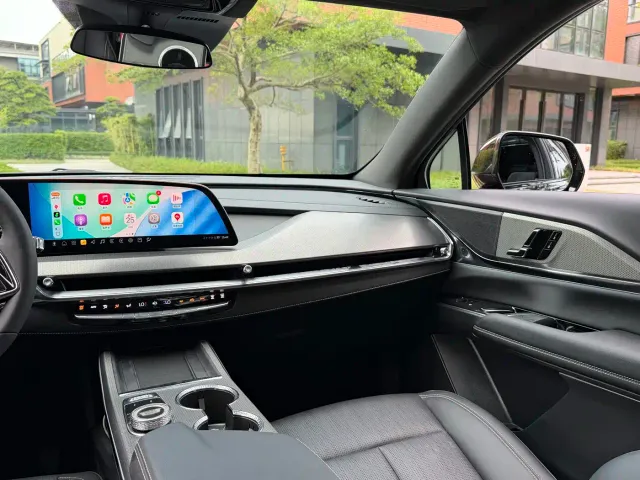 Cadillac XT5 — Фото автомобиля 23